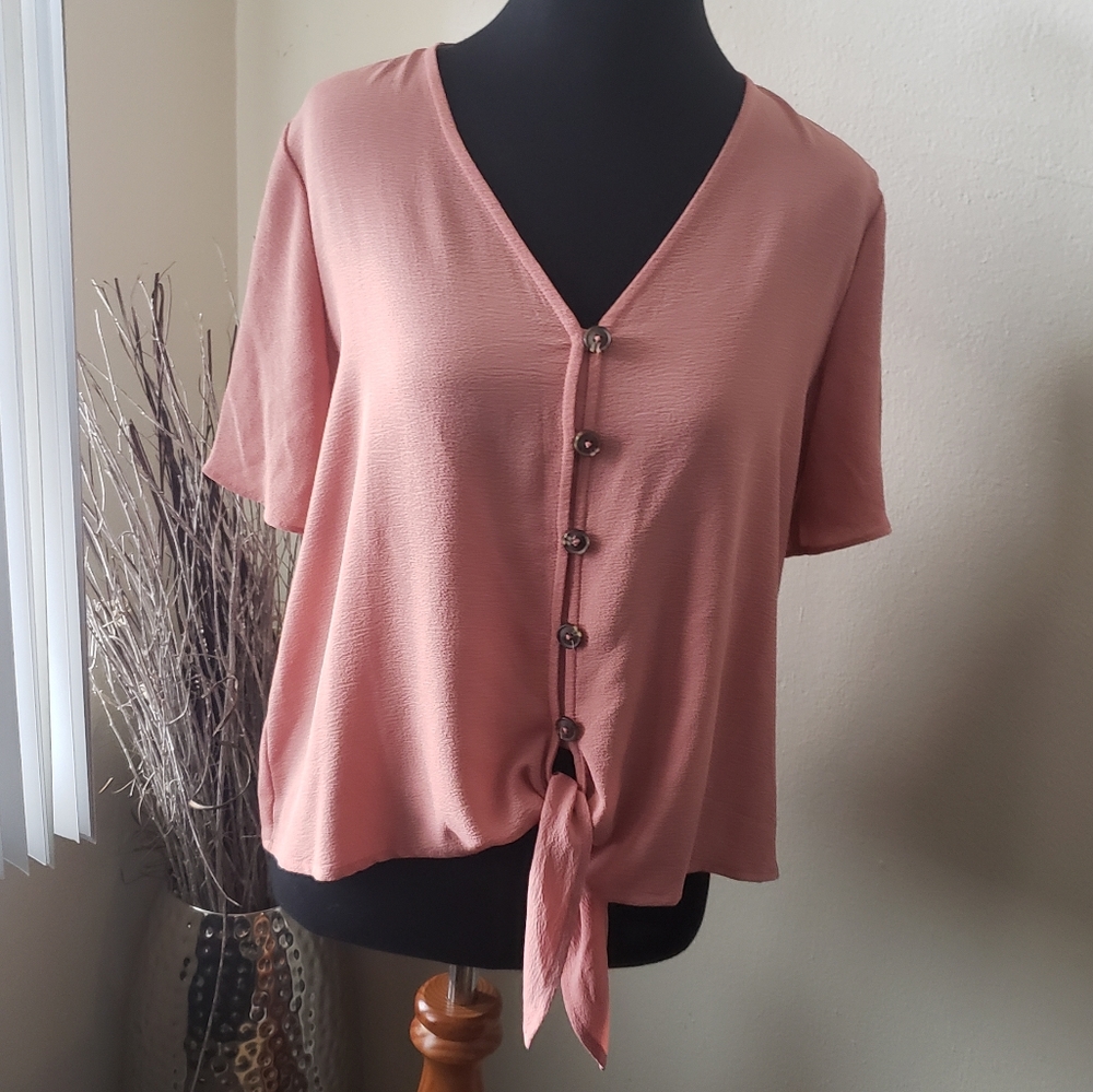🌿{ Pink Rose } Button Down Blouse